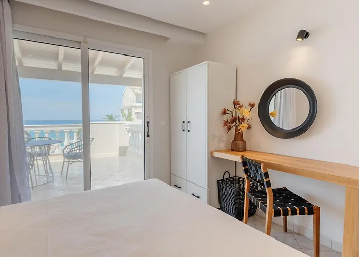 Sea Breeze Hotel & Apartments