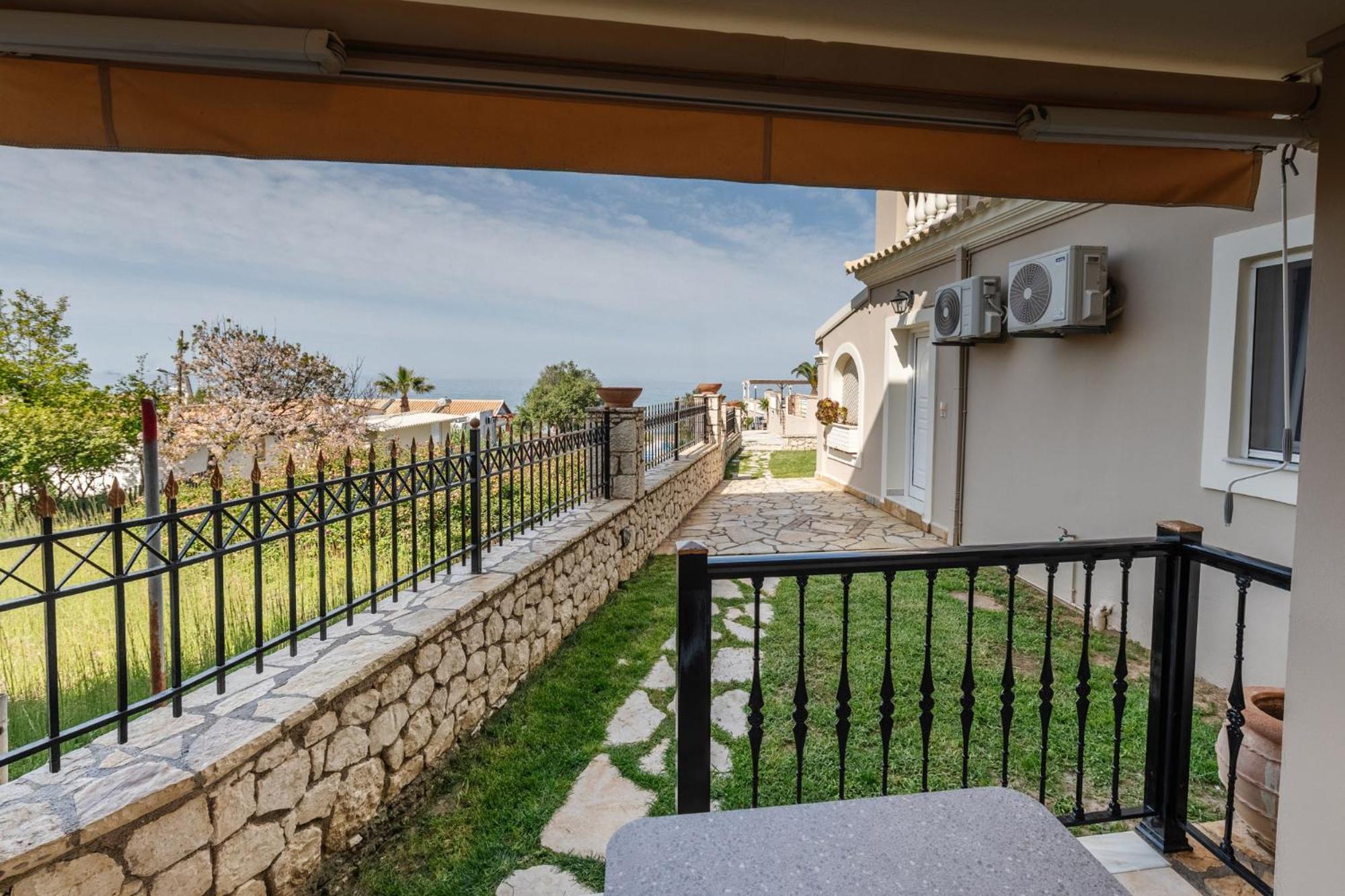 Sea Breeze & Appart hôtel 2*